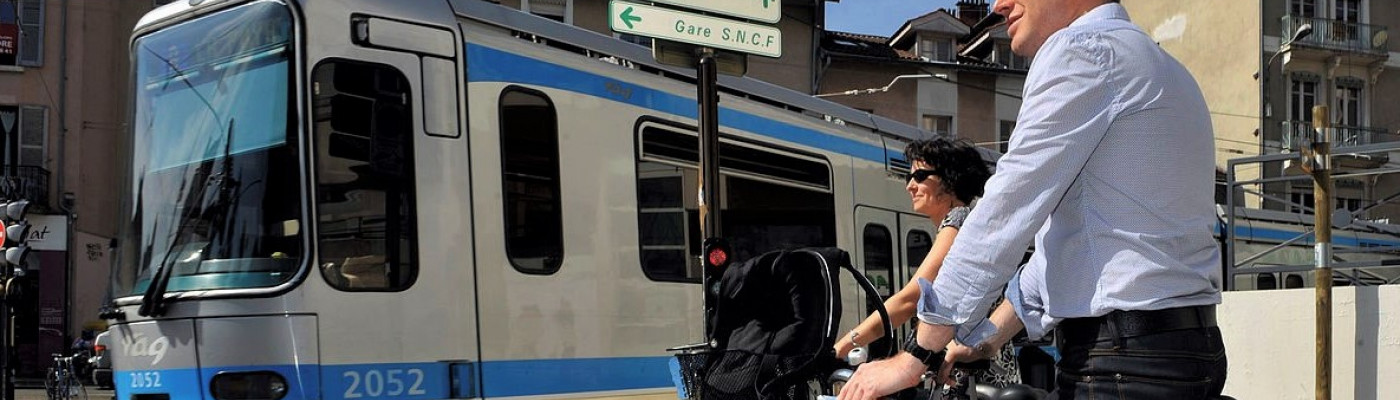 jalonnement avec vélos et tramway